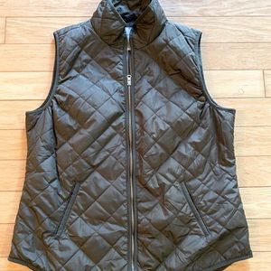 Old Navy quilted outdoor vest size L